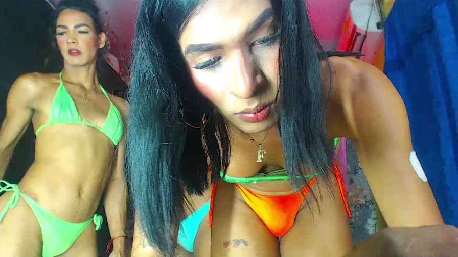 thebabysgirls Live Cam Screenshot – 2025-08-16 00:18:43