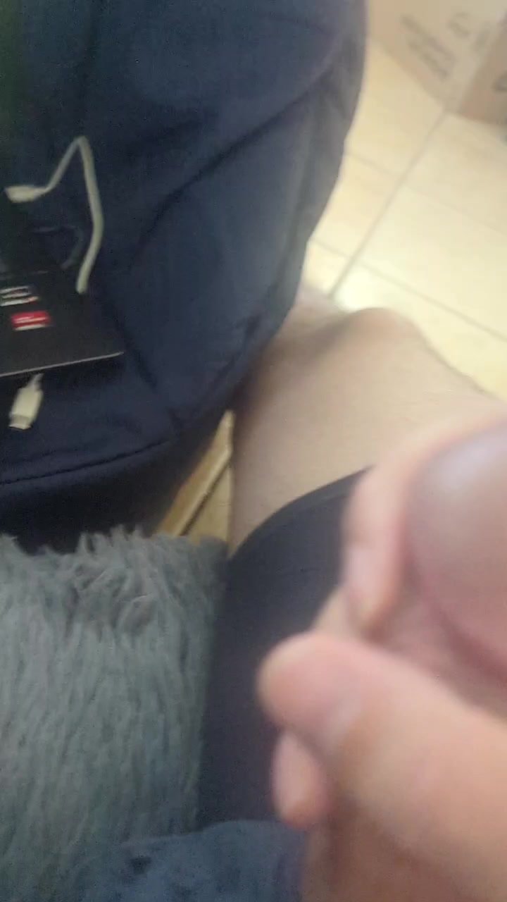thickdick851 Live Cam Screenshot – 2025-08-07 14:49:36