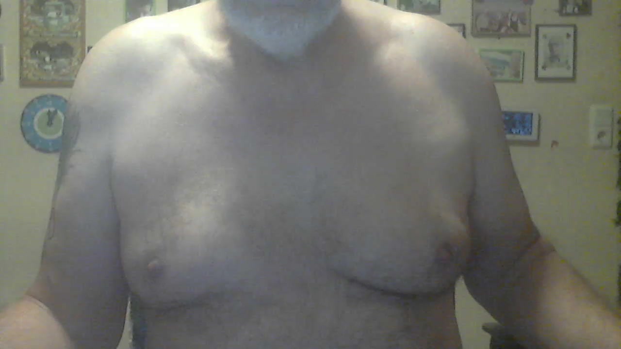 thomas0411 Live Cam Screenshot – 2025-08-25 02:47:07
