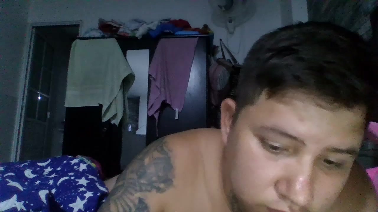 thomasandcloe Live Cam Screenshot – 2025-08-14 05:06:31