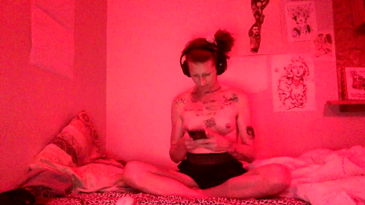 trashfortrixie Live Cam Screenshot – 2025-08-26 00:48:55
