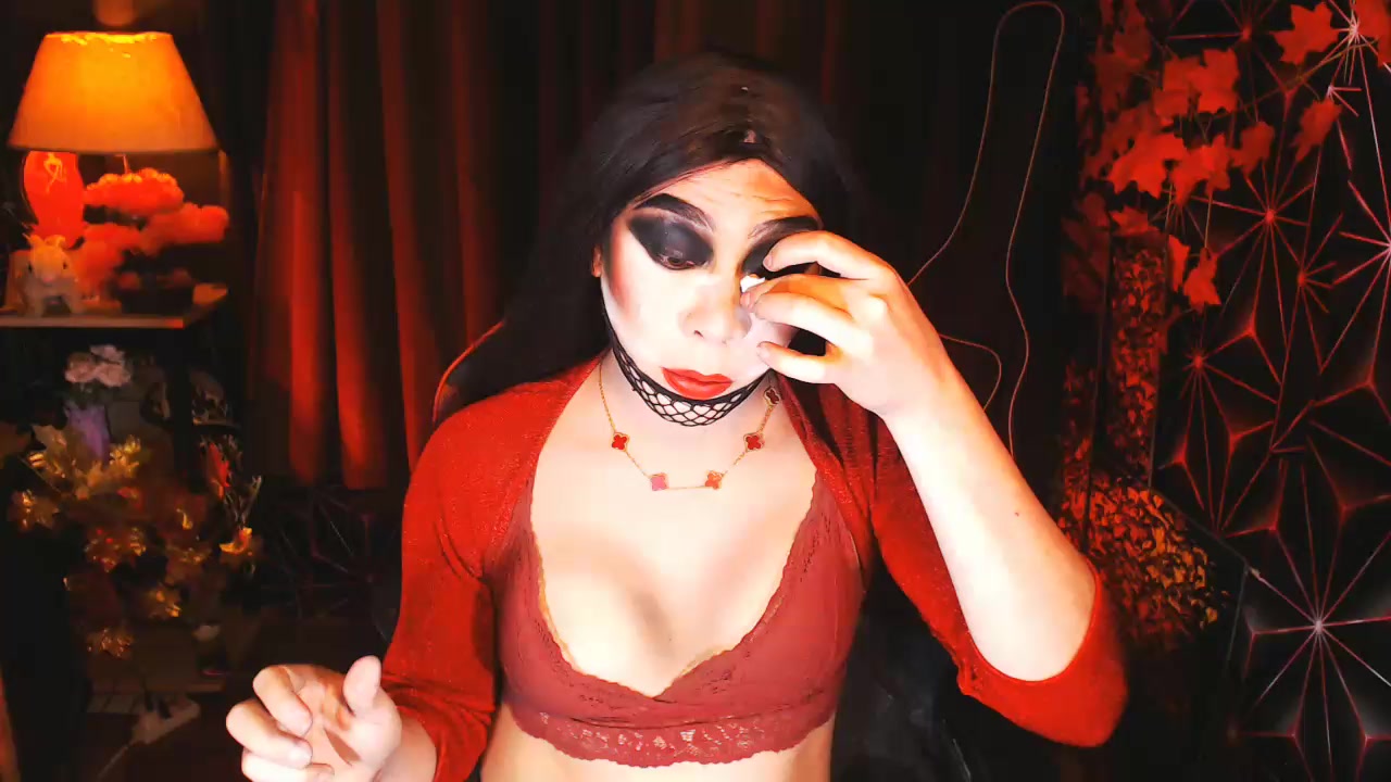 tsmistresslucy Live Cam Screenshot – 2025-08-19 00:17:41