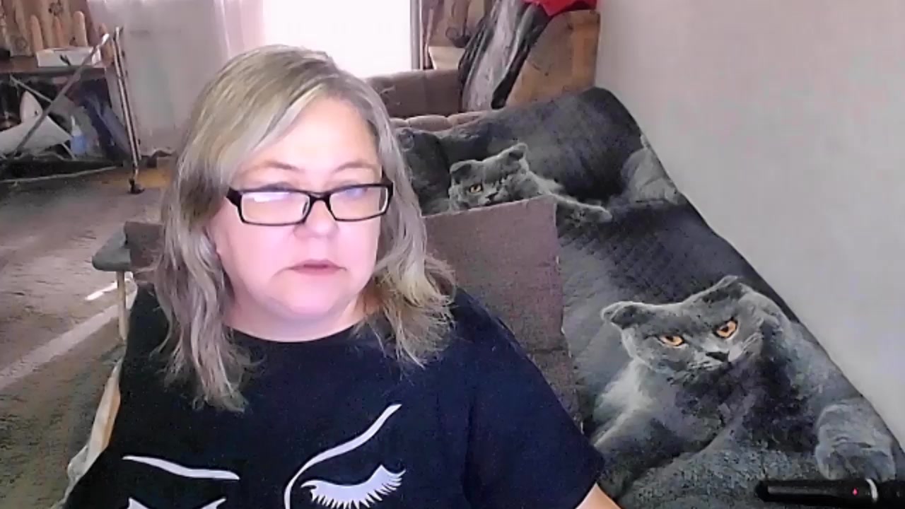tvikssweetco Live Cam Screenshot – 2025-08-23 02:00:45