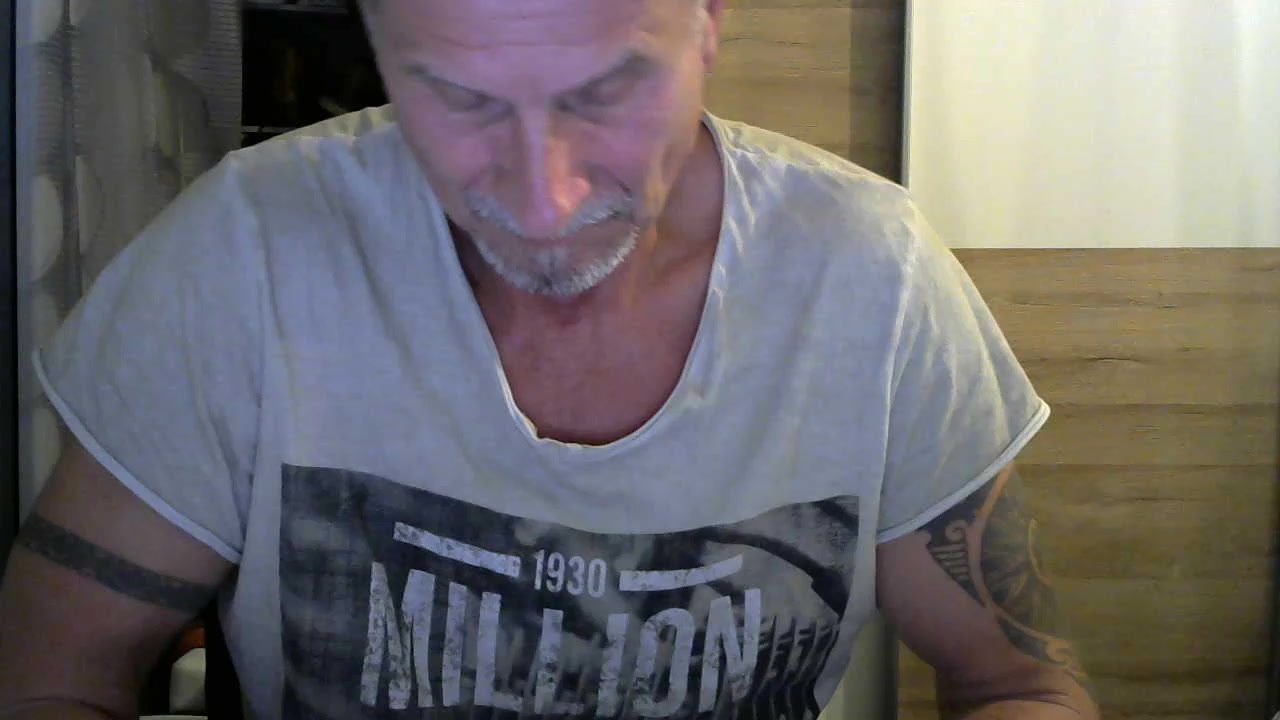 verbatim100 Live Cam Screenshot – 2025-08-04 16:00:59