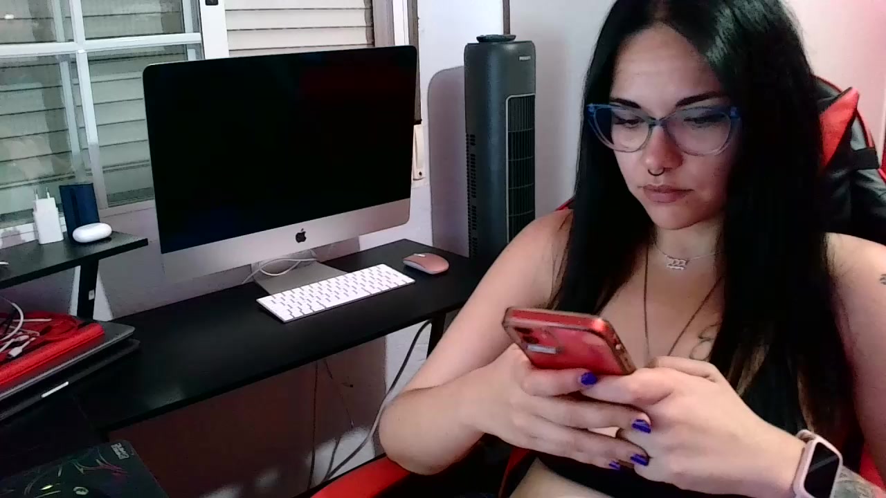 xRedDiamondx Live Cam Screenshot – 2025-08-24 19:28:52