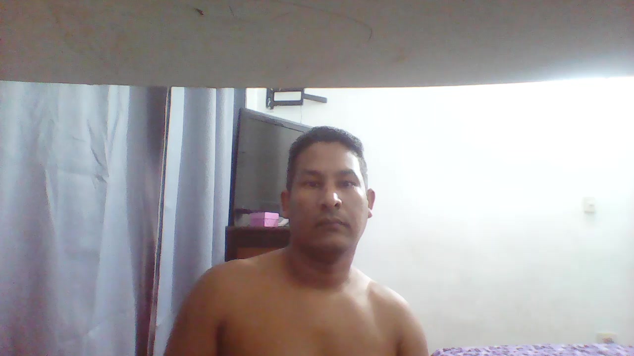 xplosivocam Live Cam Screenshot – 2025-08-07 21:06:12