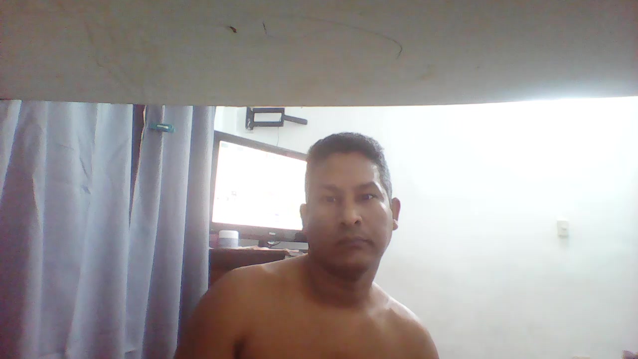 xplosivocam Live Cam Screenshot – 2025-08-16 20:33:25