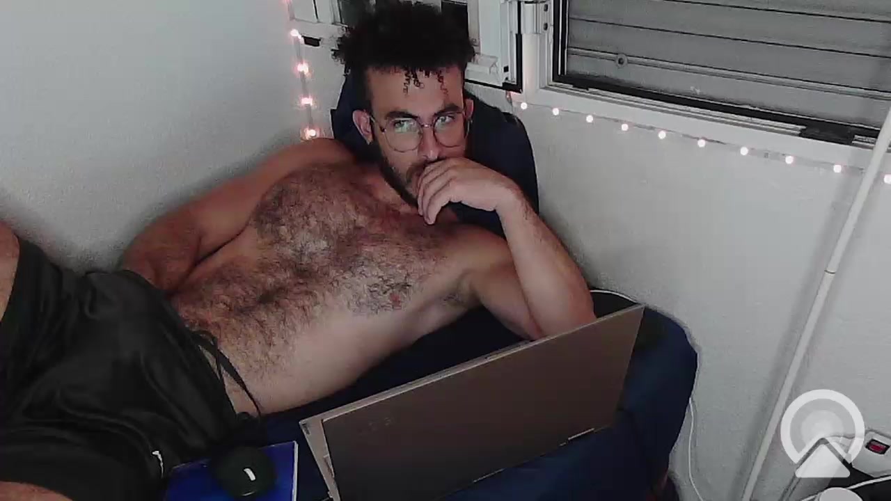 yeshuasaint1 Live Cam Screenshot – 2025-09-03 00:09:05