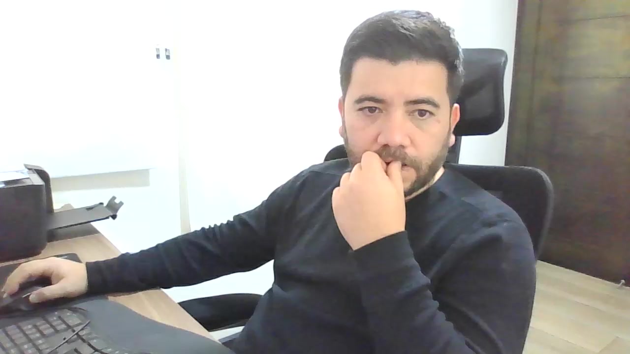 yourdildo Live Cam Screenshot – 2025-08-19 22:00:02