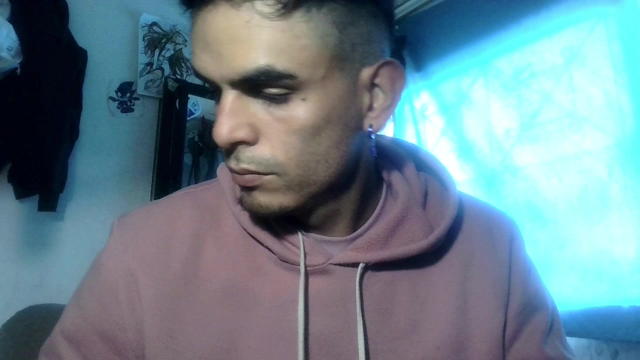 yourskinnyboy Live Cam Screenshot – 2025-08-22 12:03:19