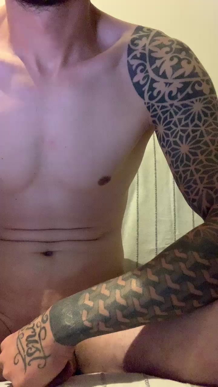 yron90 Live Cam Screenshot – 2025-08-05 04:03:46