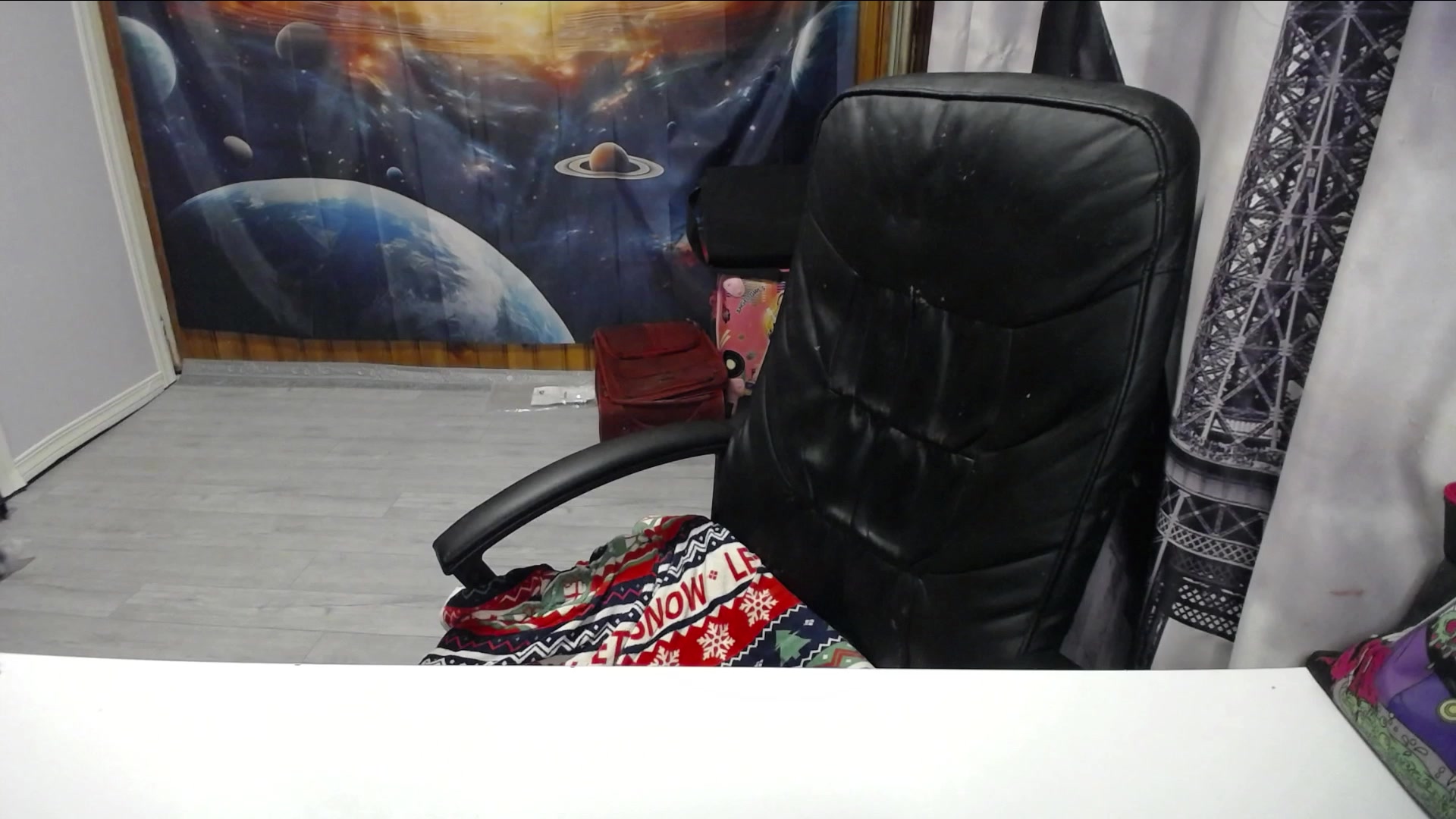 zlatkovna Live Cam Screenshot – 2025-08-19 22:35:57