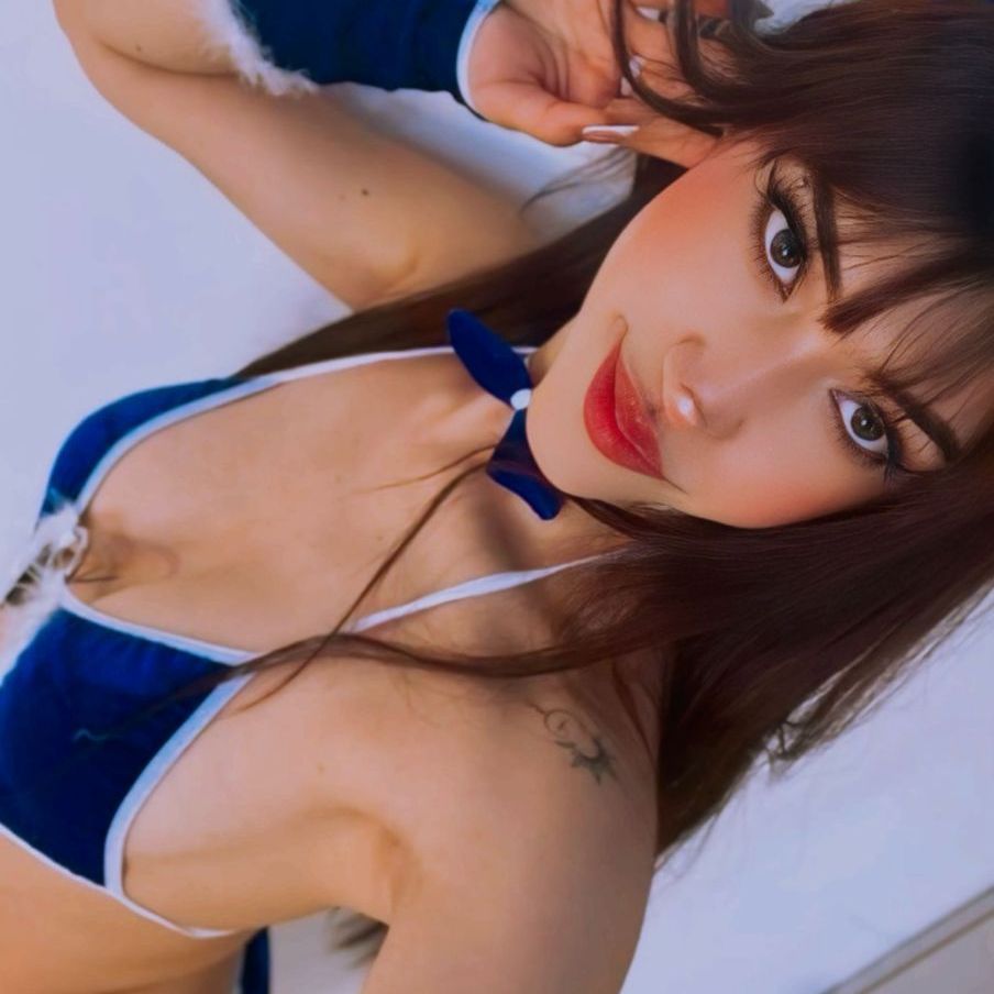 Profile image of Ahri_rooux1