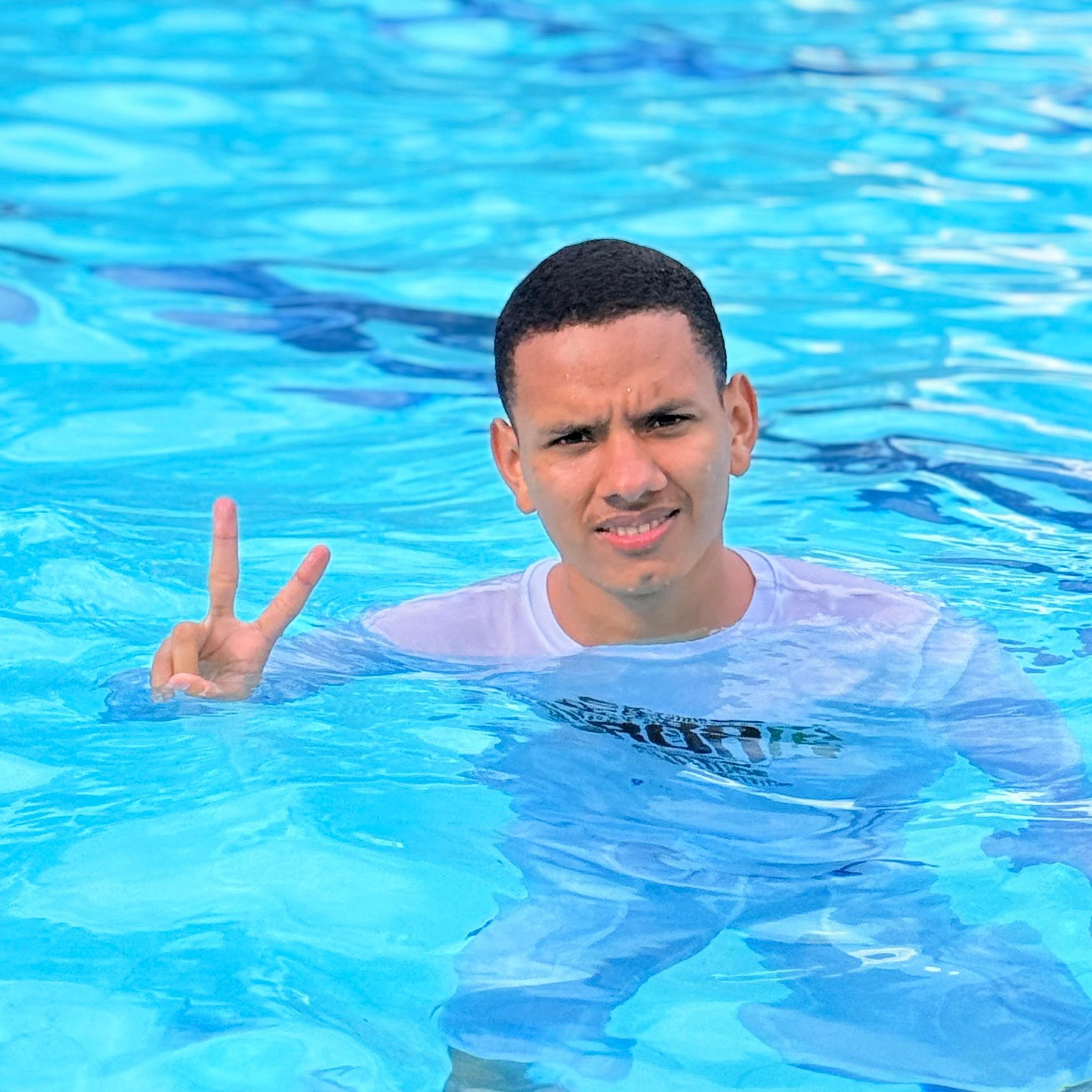 Profile image of Alejohot04