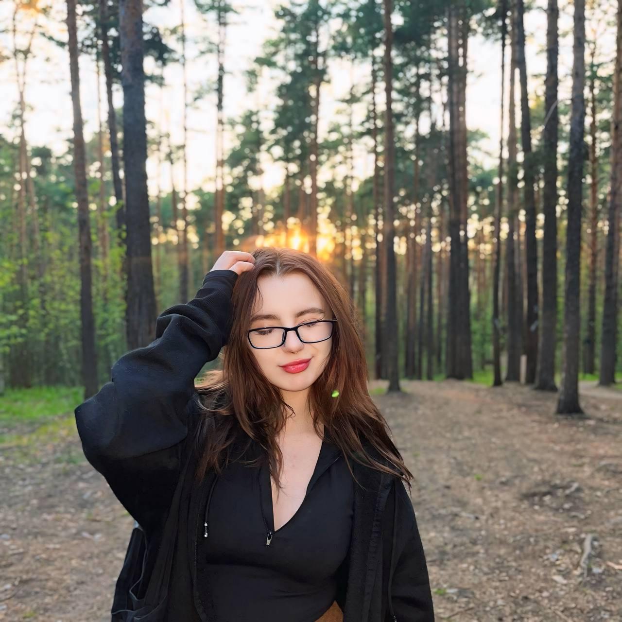 Profile image of AprilCzubia