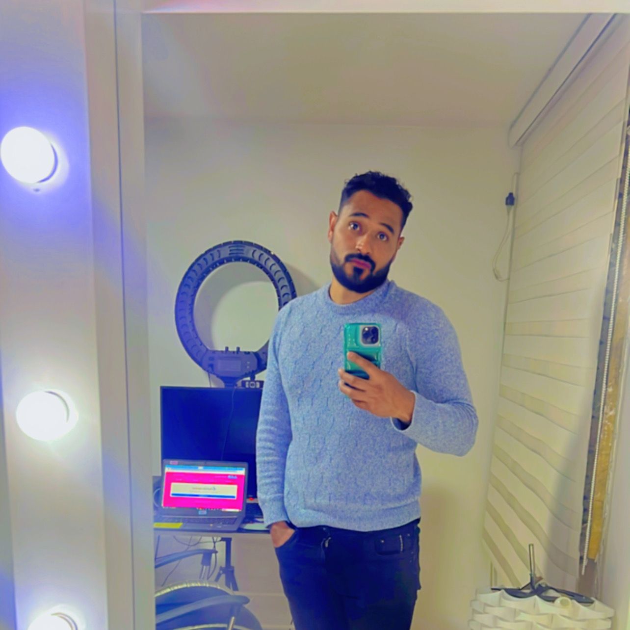 Profile image of Ares_Meneses_