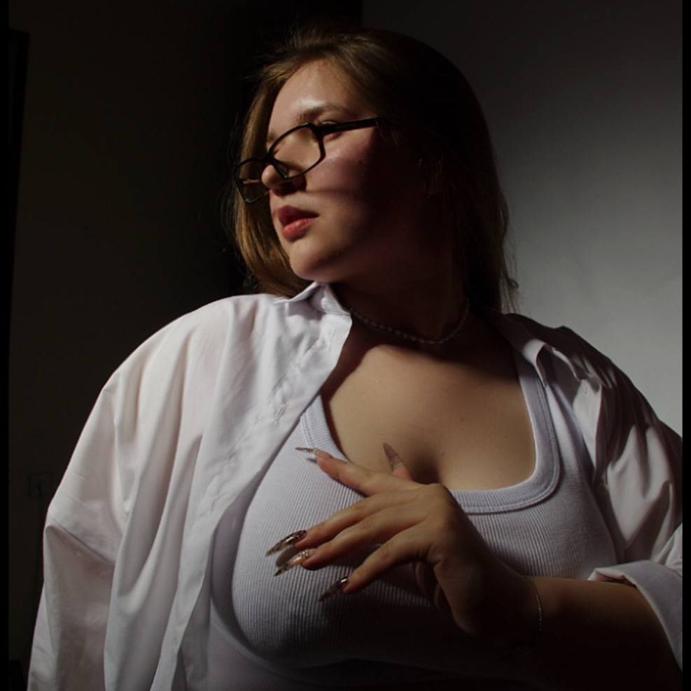 Profile image of Chloee_White