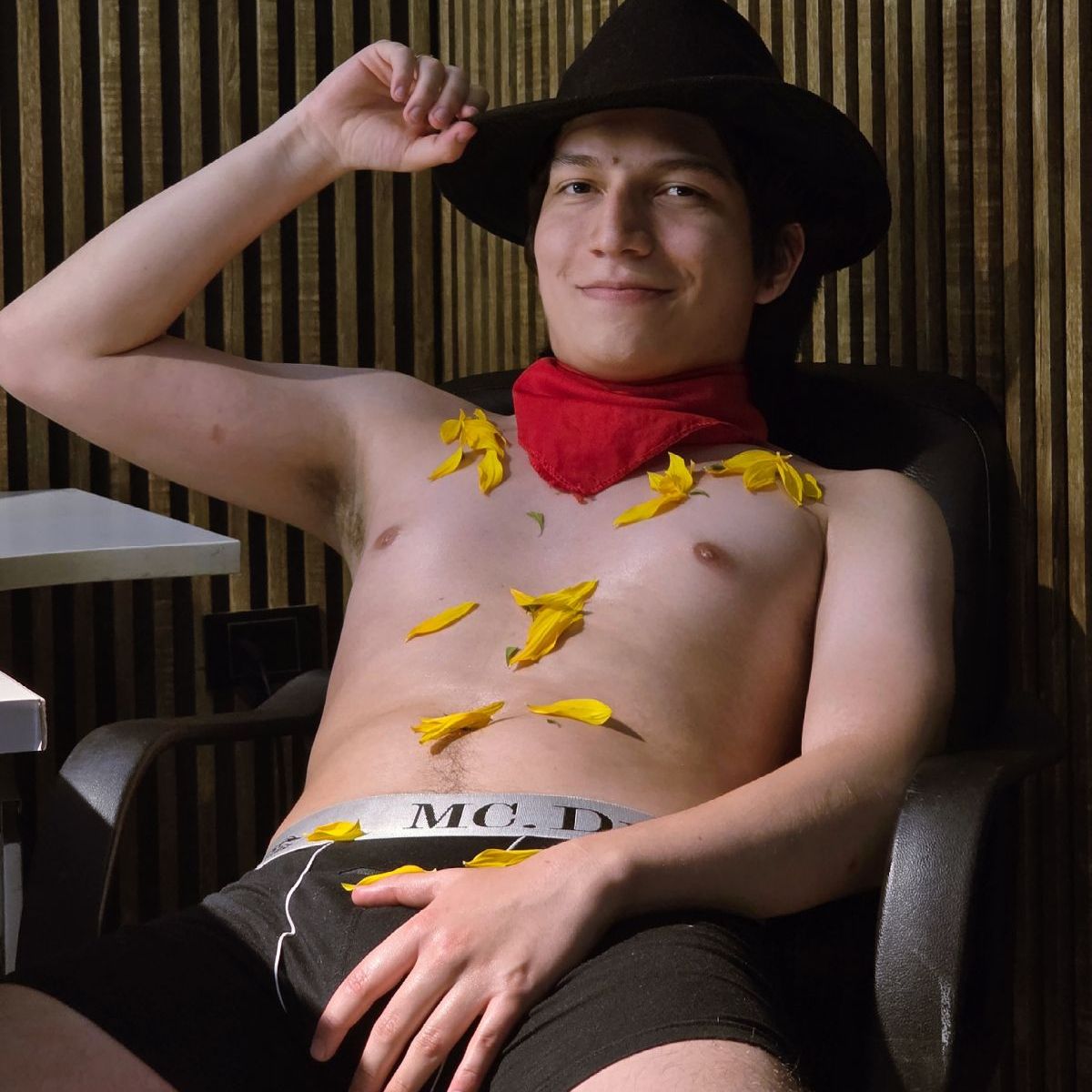 Profile image of EroosGuyy