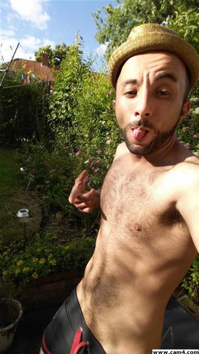 Profile image of HornyManni84