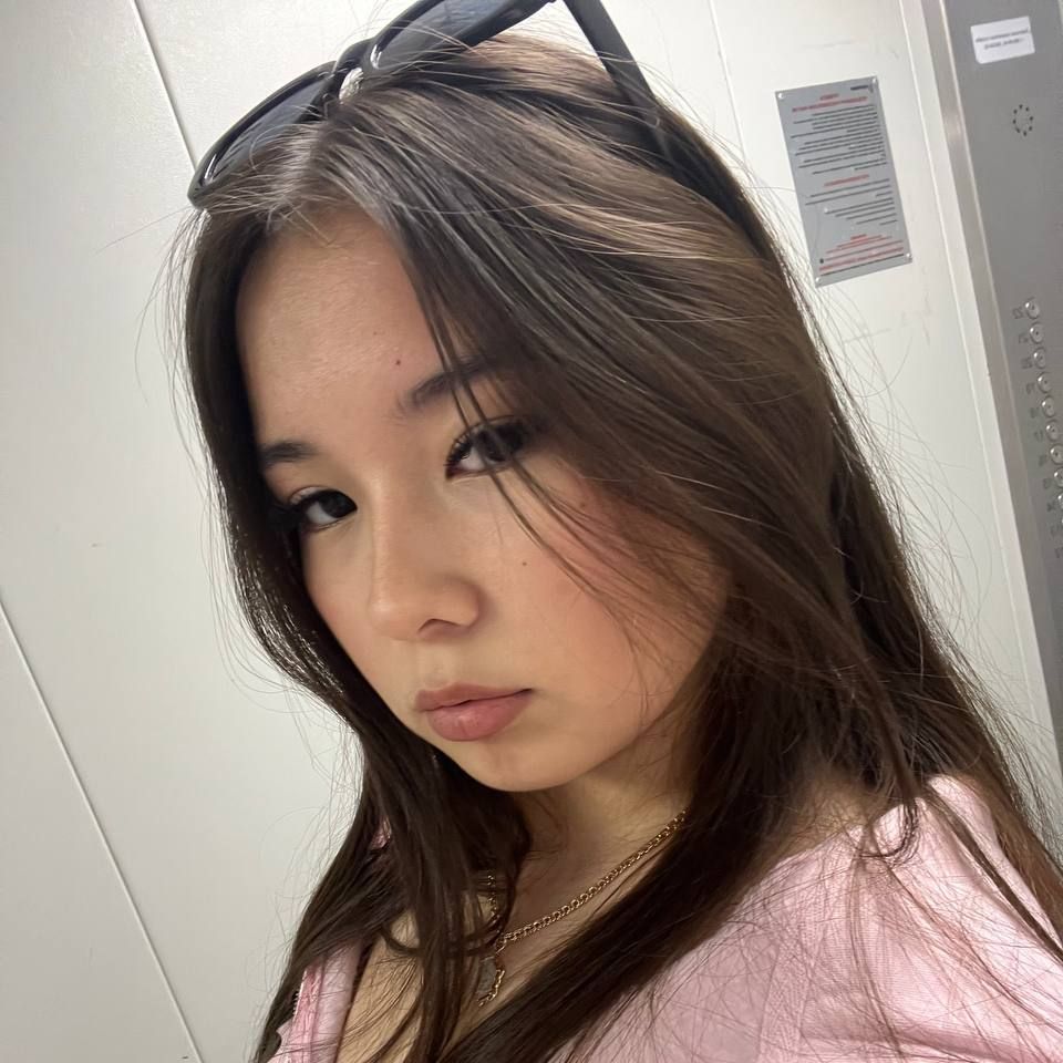 Profile image of JoanieChelf