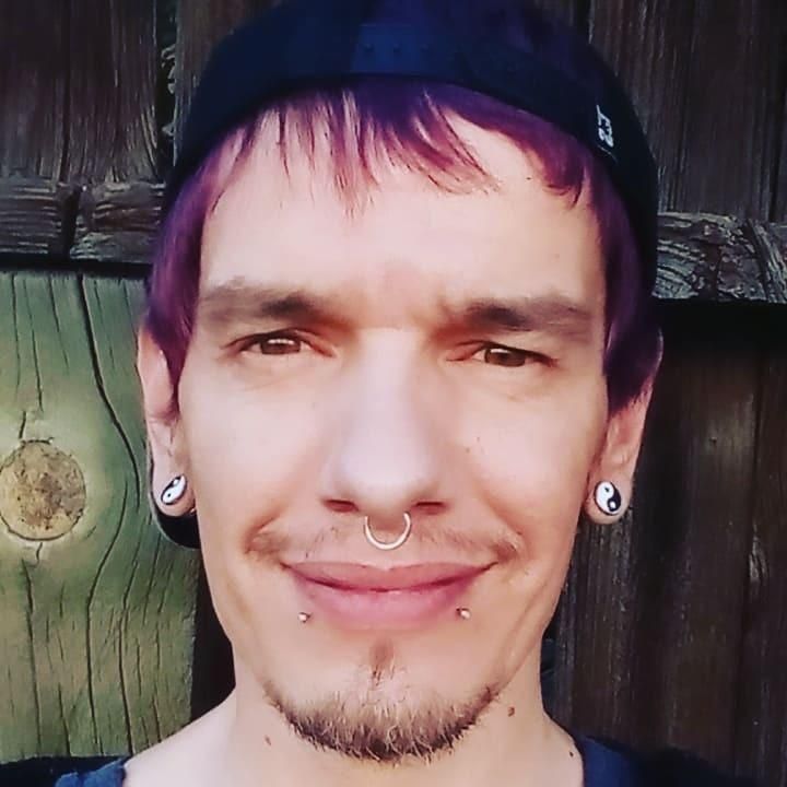 Profile image of LuckyxStar78