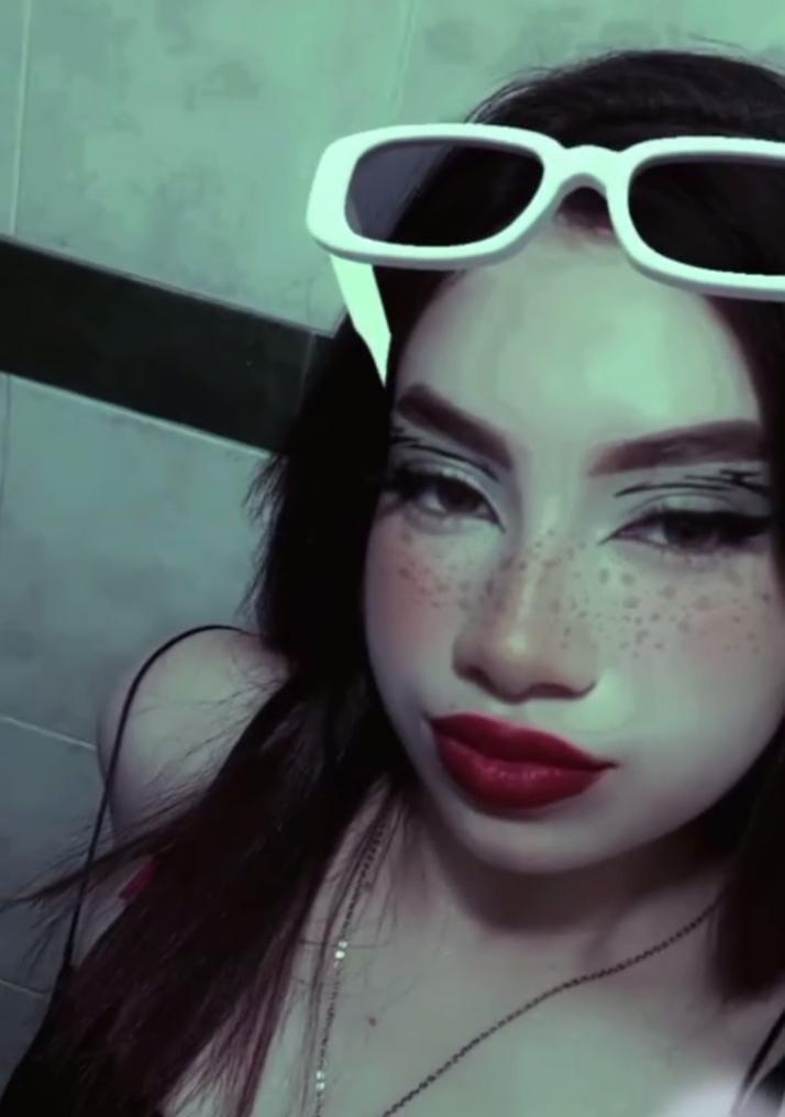 Profile image of Mia_cande