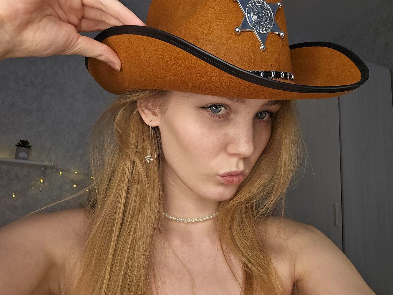 Profile image of QuennaHallman