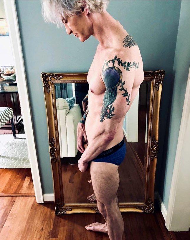 Profile image of Tattooedloveboy