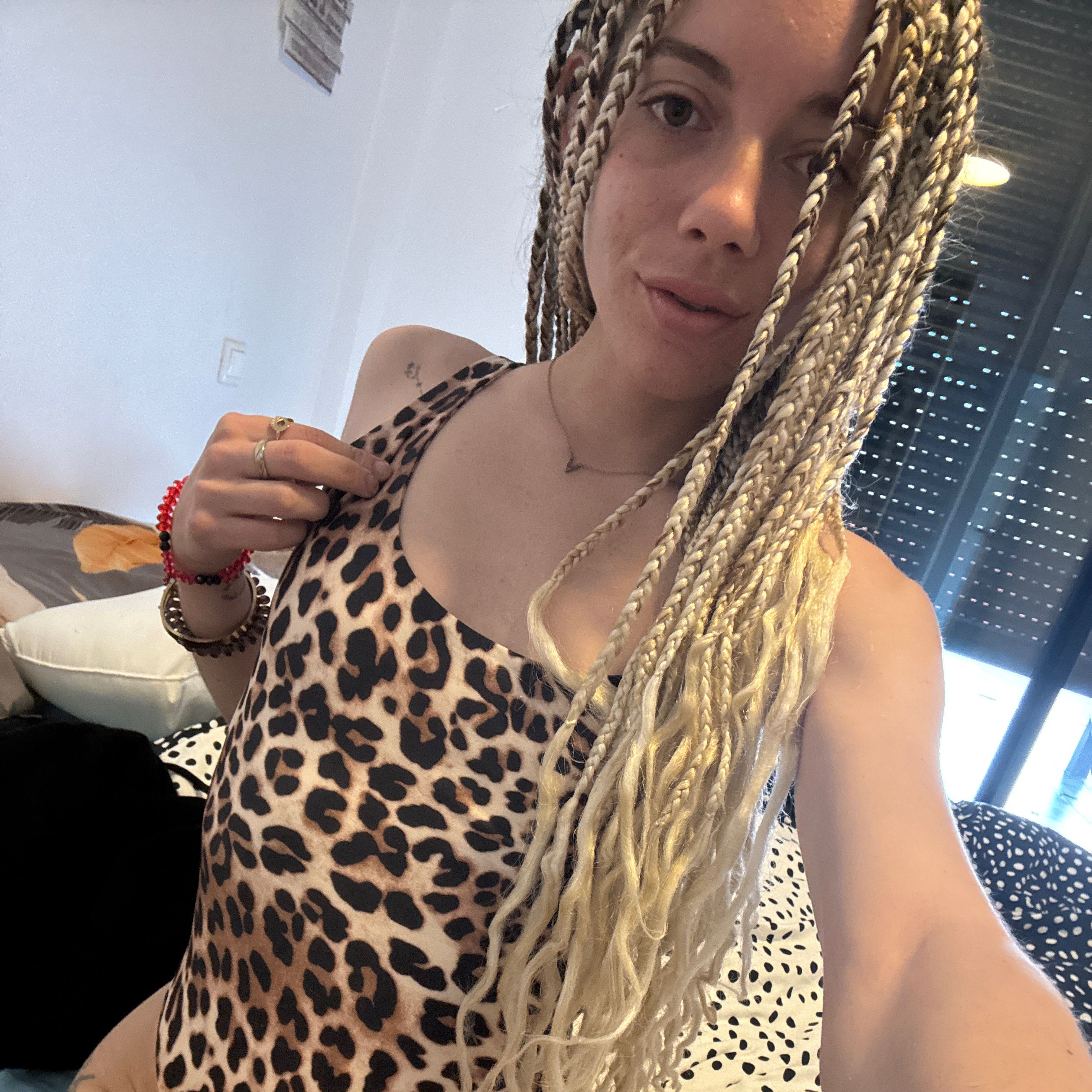 Profile image of Valenh25xx