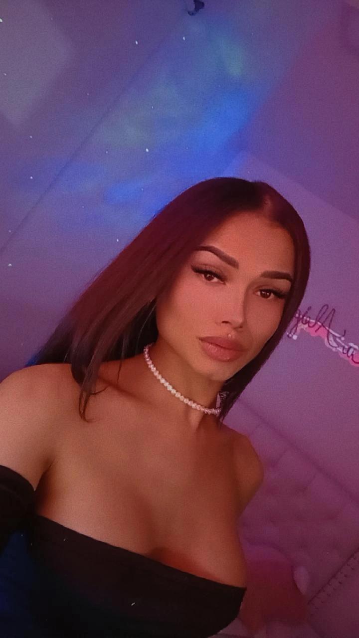 Profile image of alee_lenoxxx