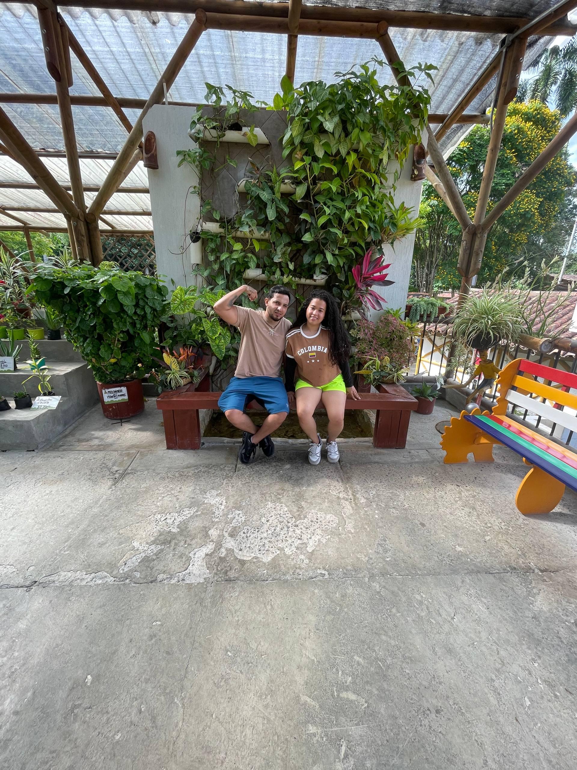 Profile image of couplee_horny