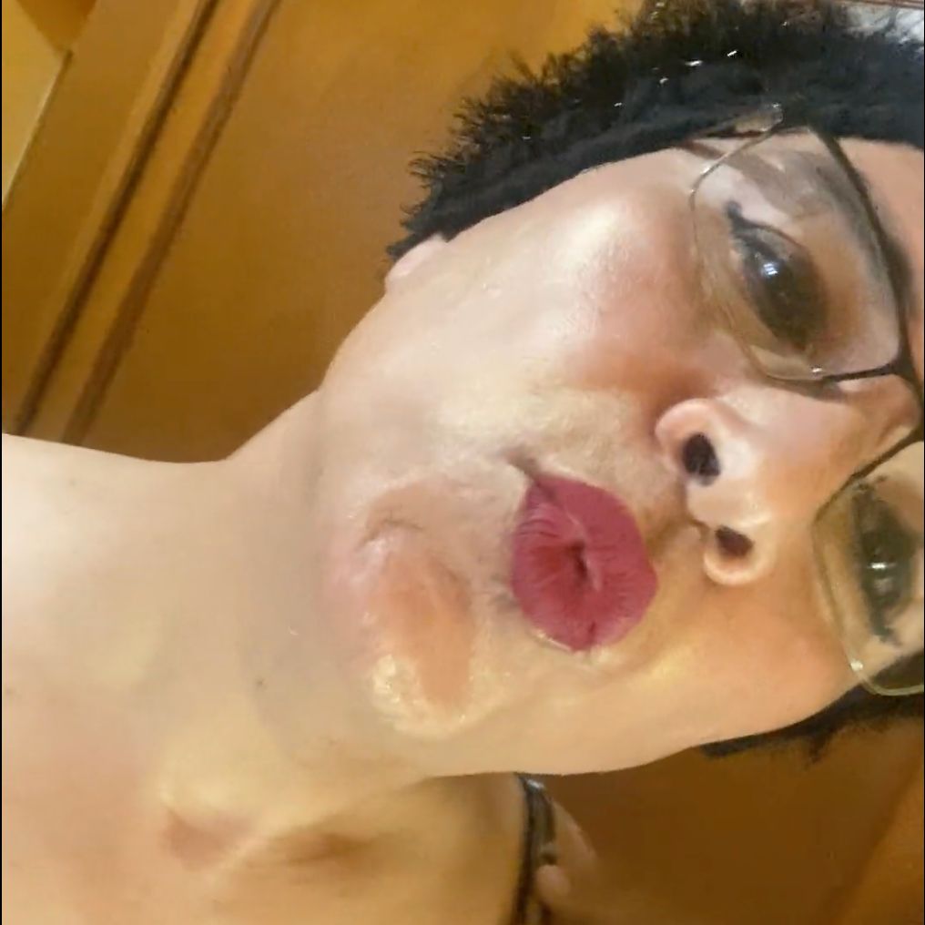 Profile image of emmanat_trans