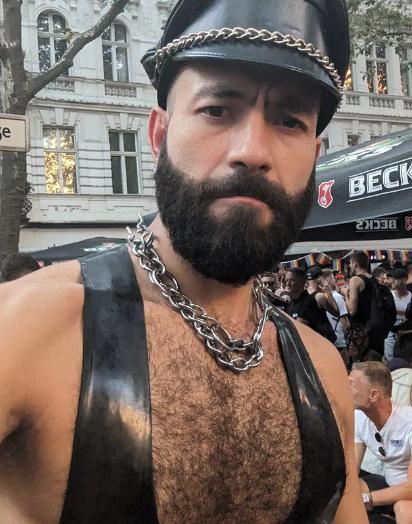 Profile image of hairy___hot