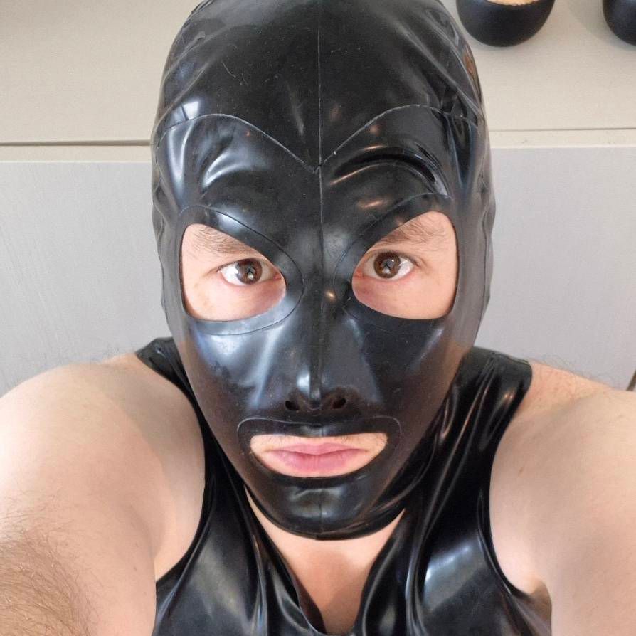 Profile image of latexguy02