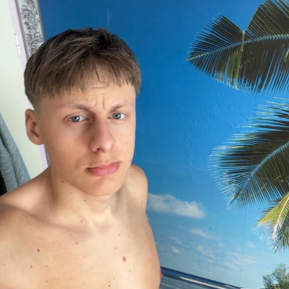Profile image of looverboy18y