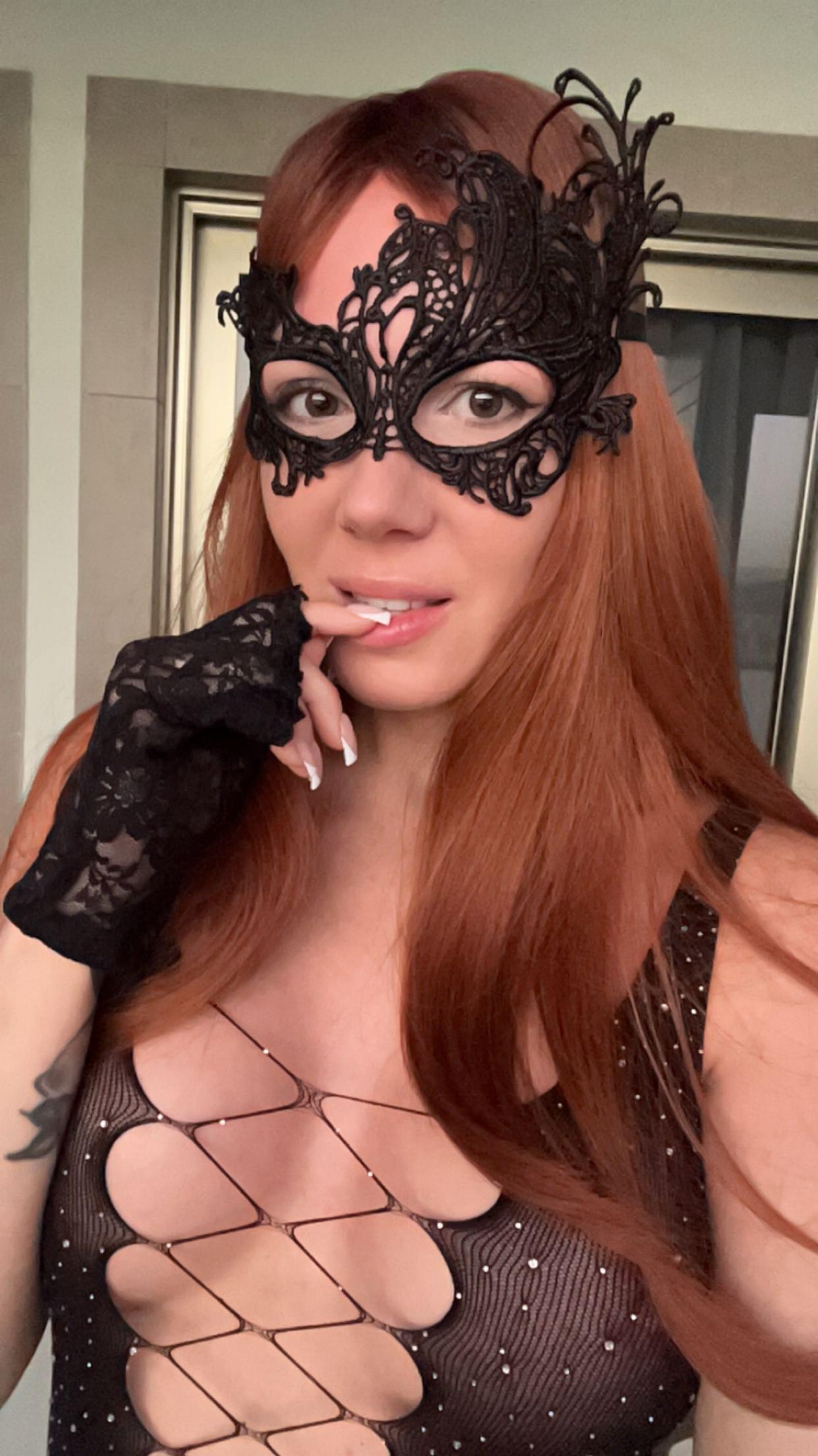 Profile image of redhead444