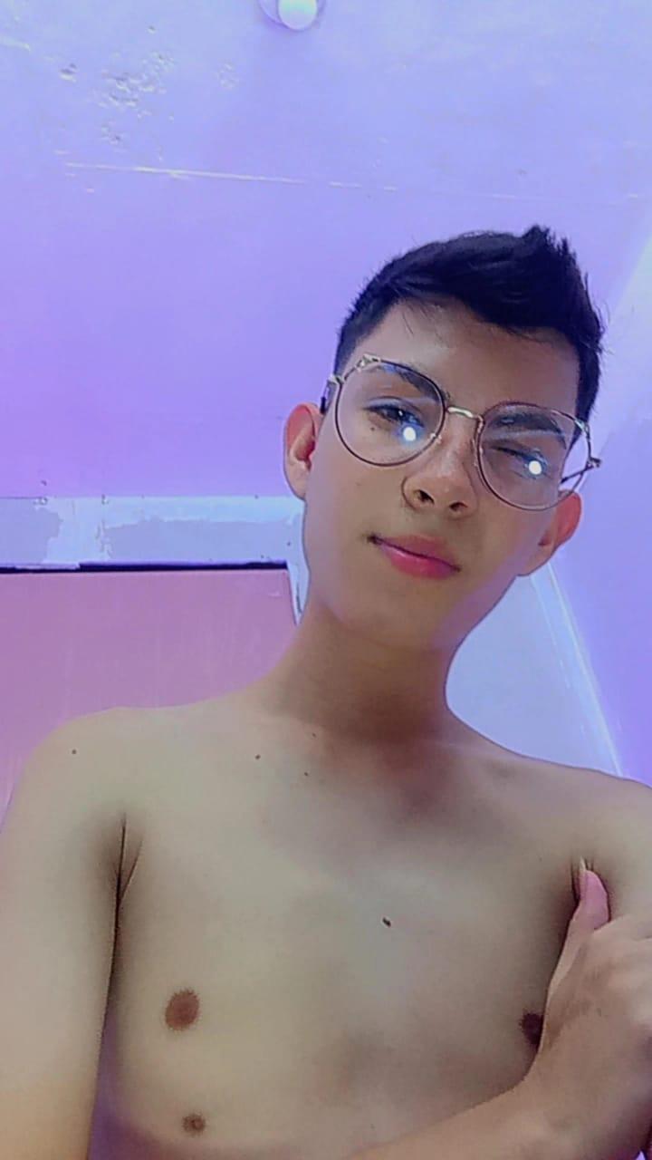 Alexxx_love_'s Profile