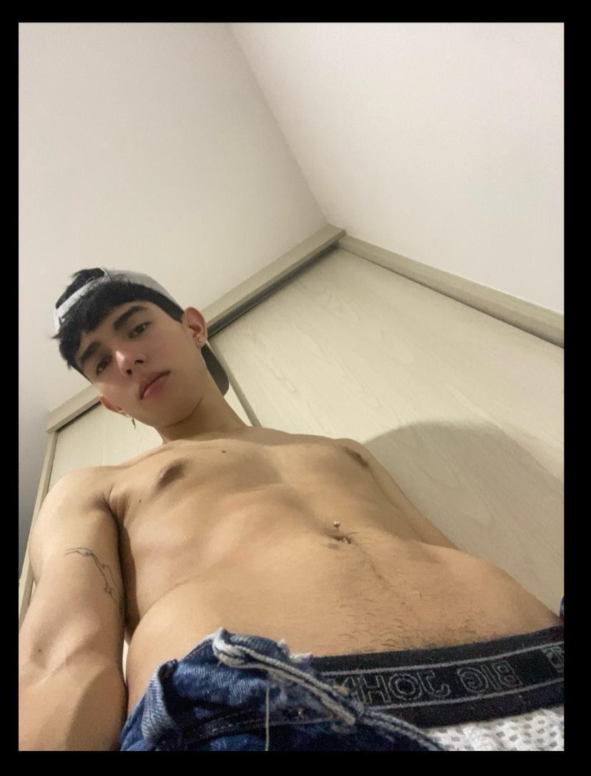 Andy_hot19 Profile Image