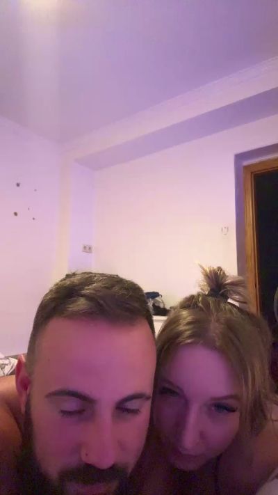 Couplesweetxx from Spain