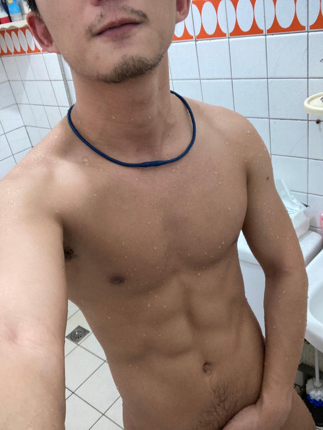 ElldeTewin699's Profile