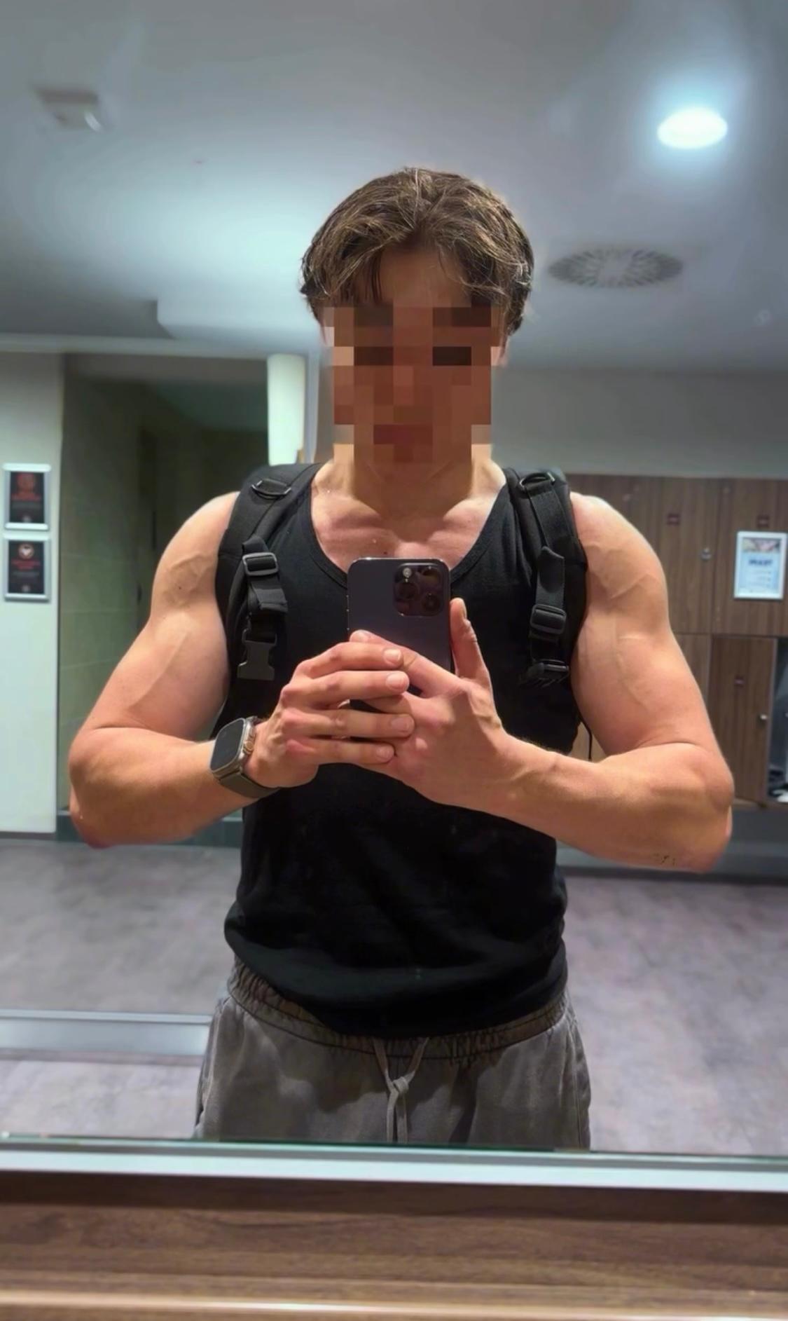 Hotjerk001928's Profile