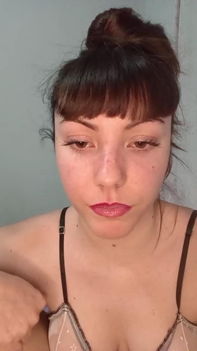 Lara_99_ from Argentina