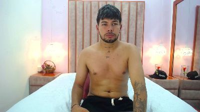 LiamSaenz from Colombia