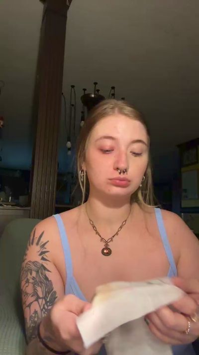 Rosaleejaden from United States
