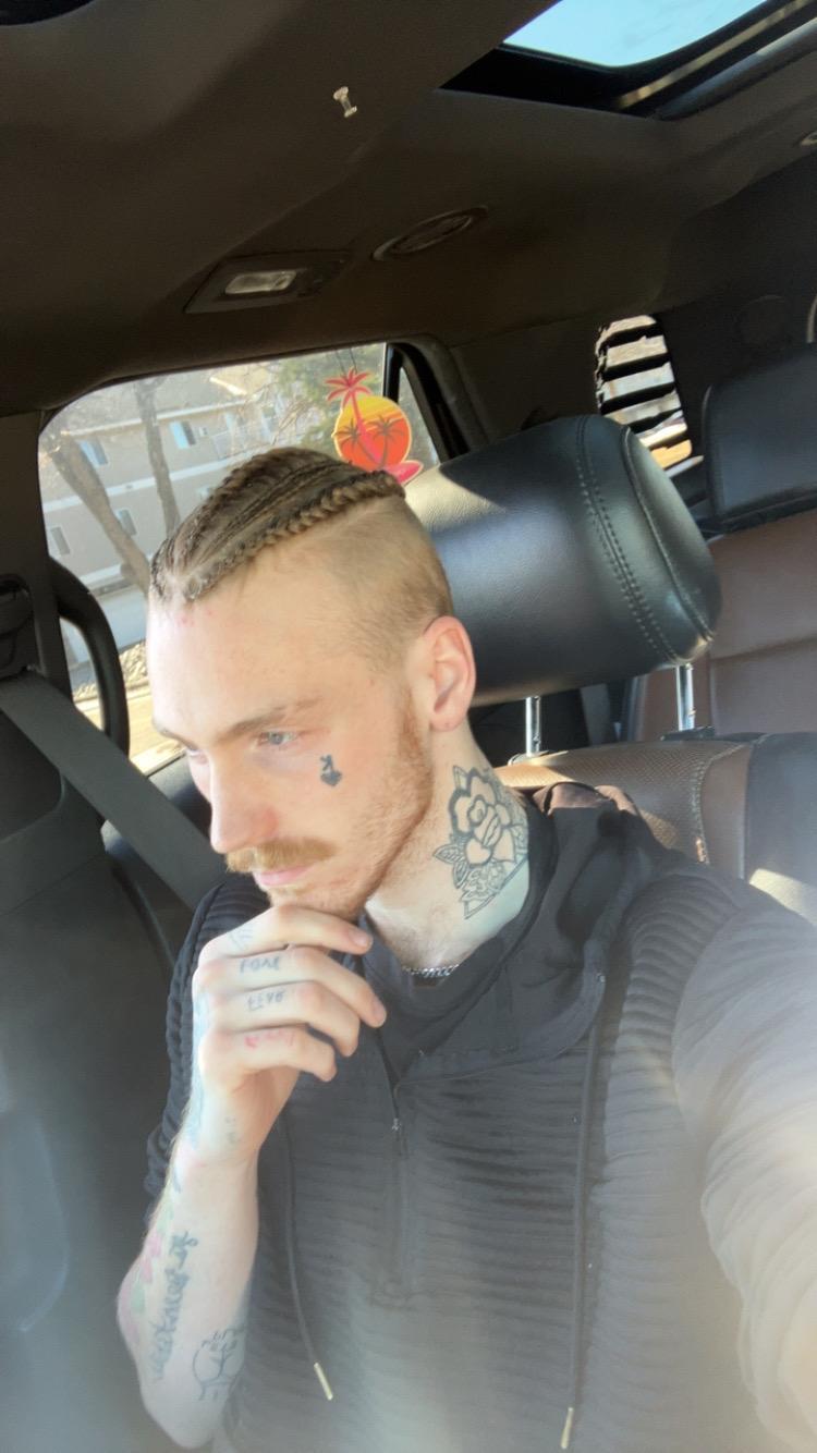 Tattedwhiteboii's Profile