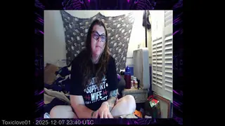 Toxiclove01 live snapshot on Voice Chat Line from United States