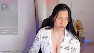 prettytylor live snapshot on Voice Chat Line from Colombia