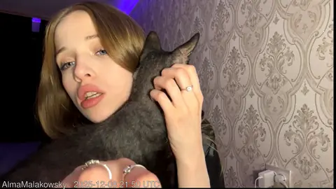 AlmaMalakowsky live snapshot on Voice Chat Line from United States