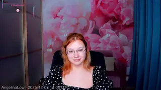 AngelinaLow live snapshot on Voice Chat Line from United States