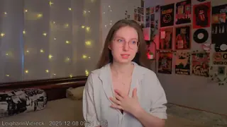 LeighannViereck live snapshot on Voice Chat Line from France